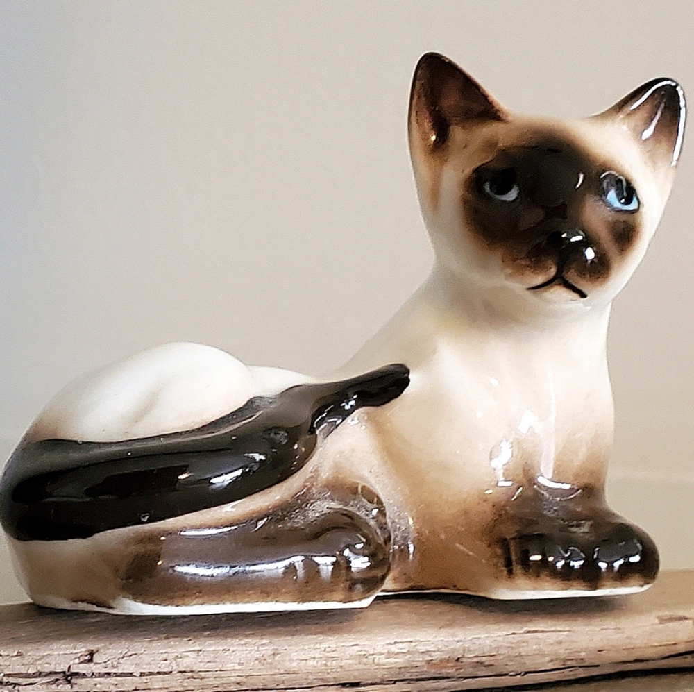 Vintage Siamese Cat Figurine, NC Cameron & Sons, Toronto